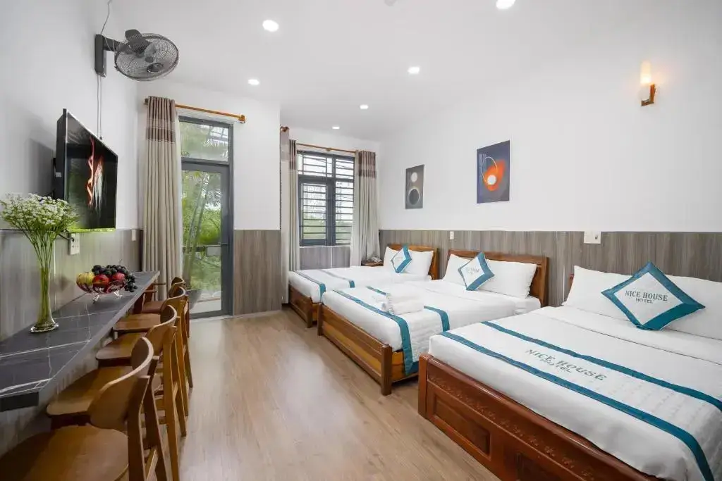 Дананг: Nice House Hotel - Near My Khe Beach