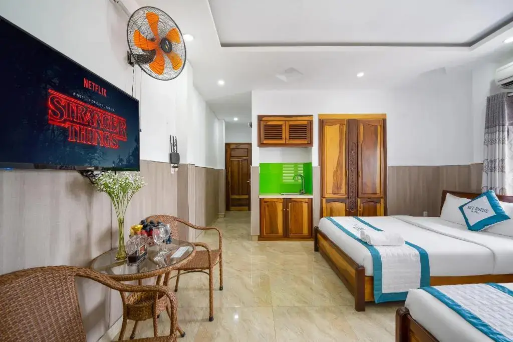 Дананг: Nice House Hotel - Near My Khe Beach