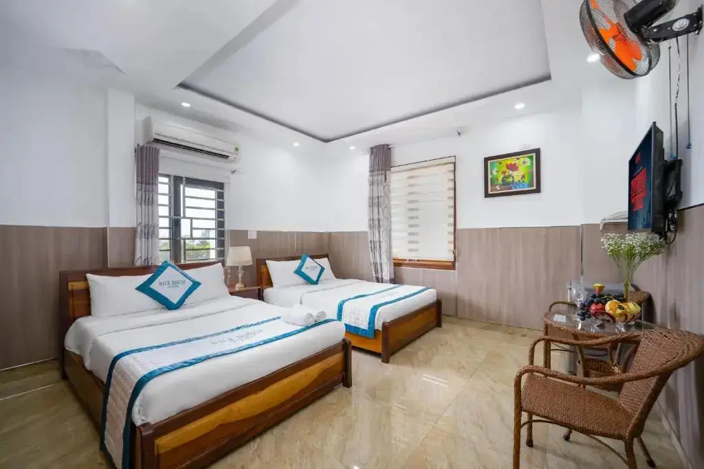 Дананг: Nice House Hotel - Near My Khe Beach
