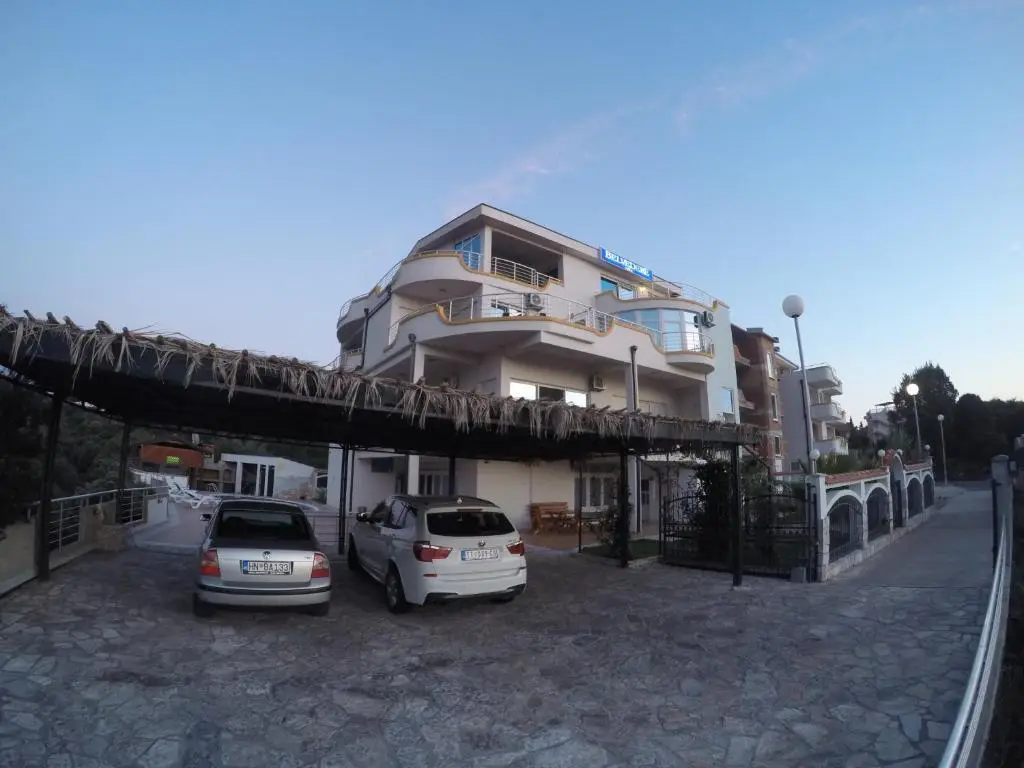 Добро Вода: Belvedere Apartments with Seaview