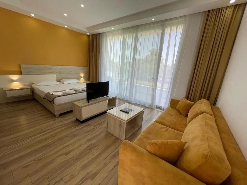 Ульцинь: Apartments Antique