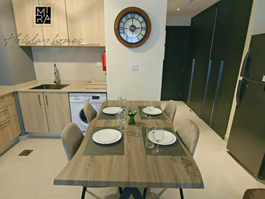 Дубай: Mira Holiday Homes - Serviced Studio in Business Bay
