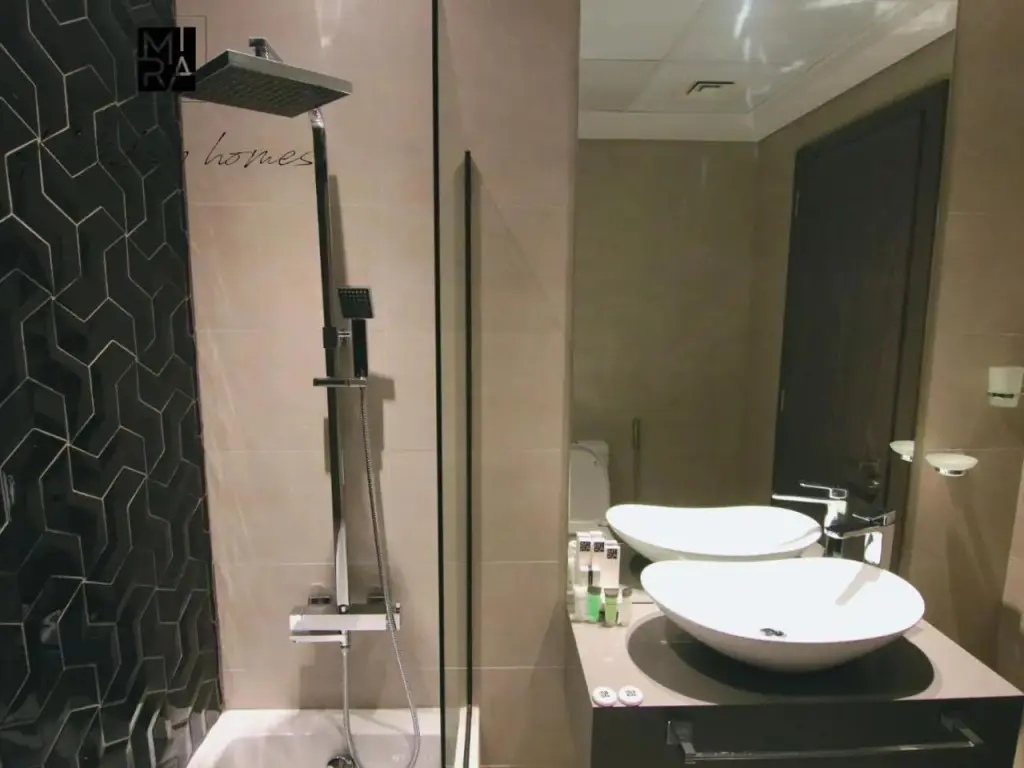 Дубай: Mira Holiday Homes - Serviced Studio in Business Bay