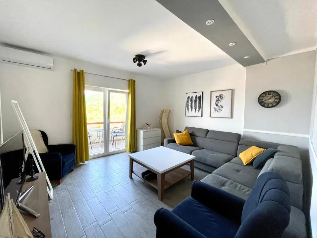 Биела: Lovely apartment with stunning view on Kotor Bay