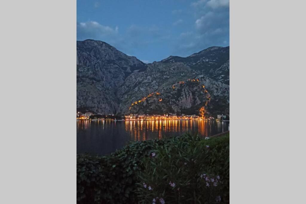 Котор: ChillOut apartment in Kotor Bay