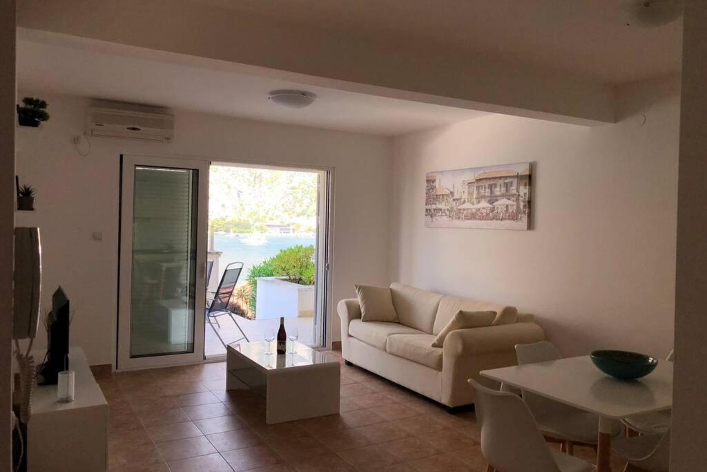Котор: ChillOut apartment in Kotor Bay