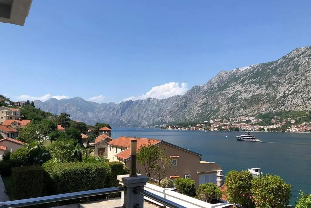 Котор: ChillOut apartment in Kotor Bay