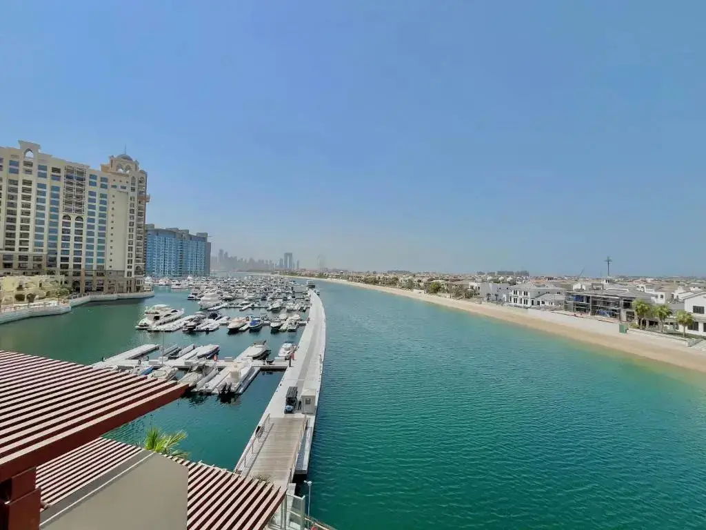 Дубай: Palm Jumeirah Upgraded & Cozy Boutique Apartment