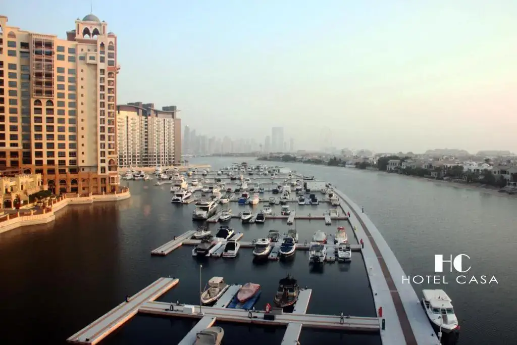 Дубай: Palm Jumeirah Upgraded & Cozy Boutique Apartment