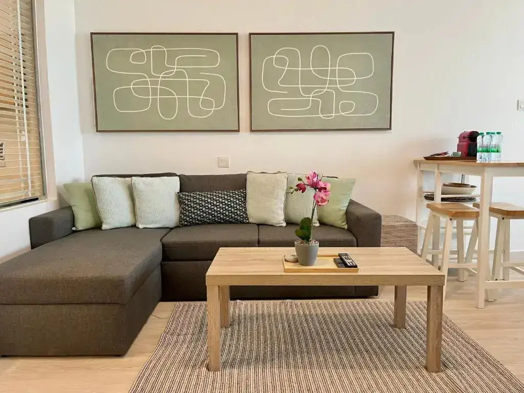 Дубай: Palm Jumeirah Upgraded & Cozy Boutique Apartment