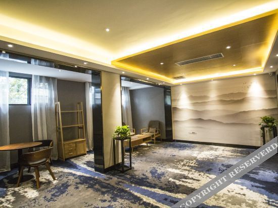 Чжэнчжоу: Xia Tong Yue Ju Hotel Dengfeng