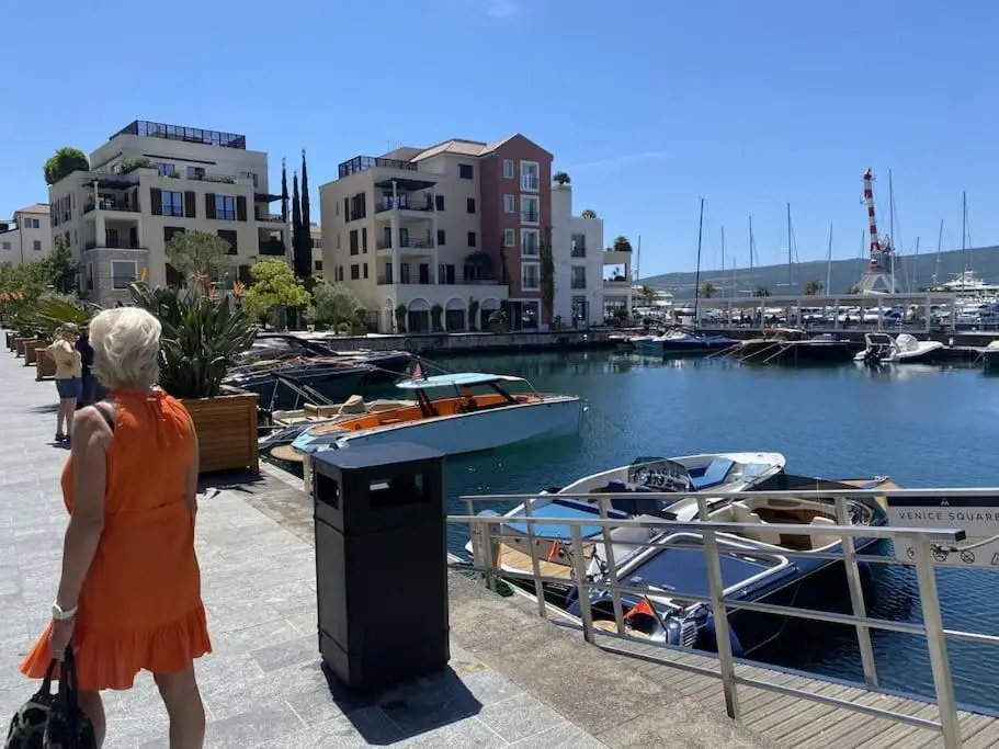Тиват: Tivat Luxury apartment with beautiful sea view