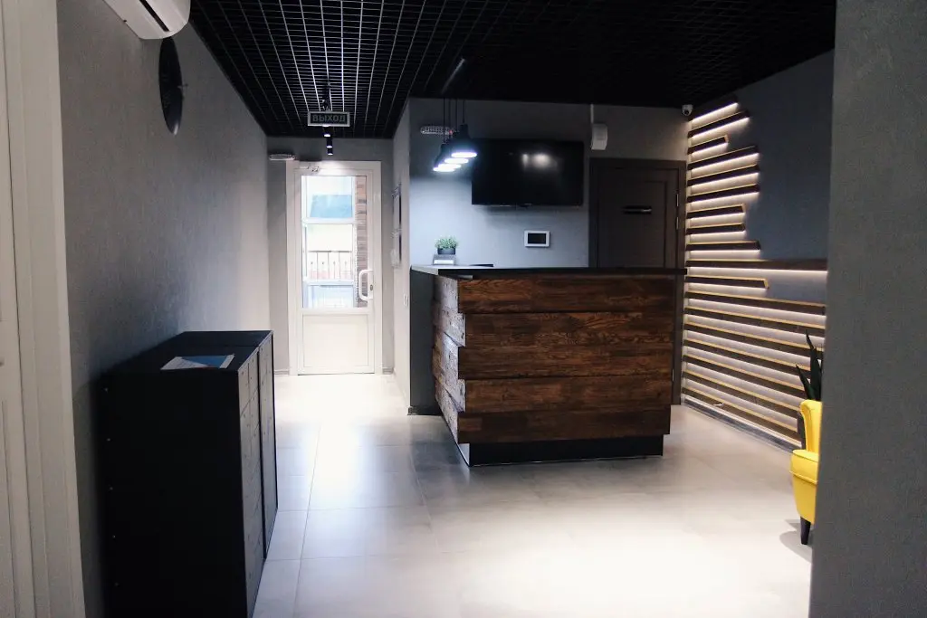 Омск: Меблированные комнаты Hi Loft