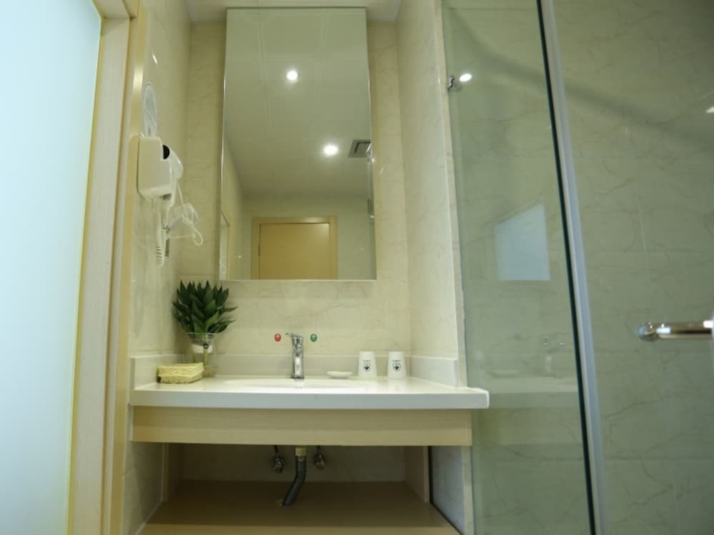 Тяньцзинь: GreenTree Inn Tianjin Jinnan District Xianshui Guyuetan Express Hotel