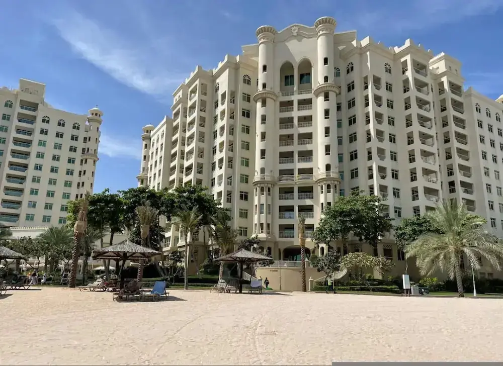 Дубай: Al Dabas Beach Views 3BD Sleeps 6 Beachfront