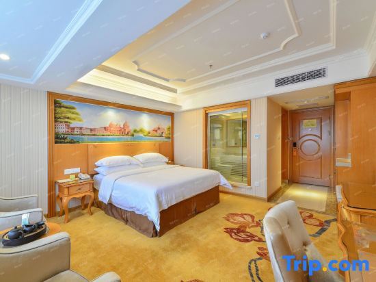 Шэньчжэнь: Vienna International Hotel Shenzhen Fuyong Exhibition Center Branch