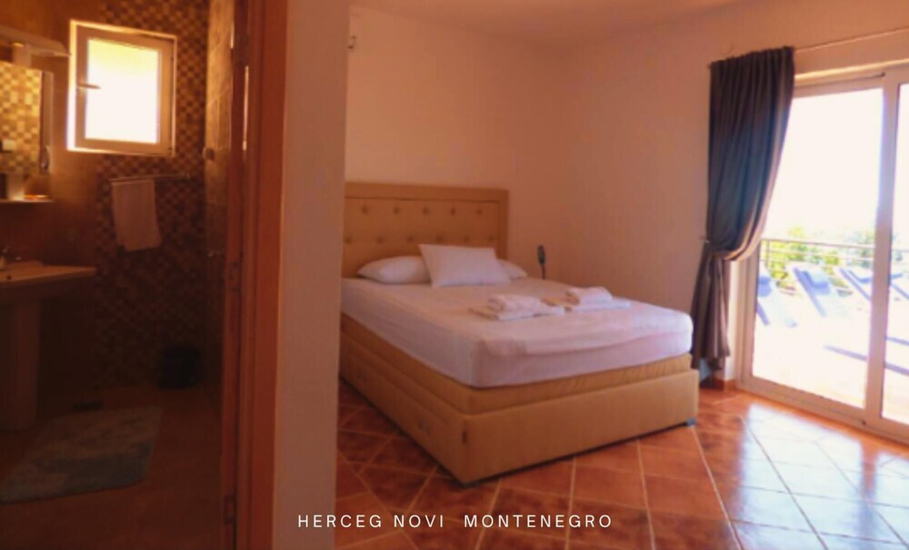 Херцег-Нови: Superb Breathtaking Views 3bedroom All Day Sun