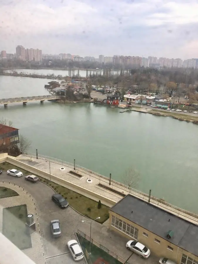 Краснодар: Апартаменты около парка "Солнечный остров"