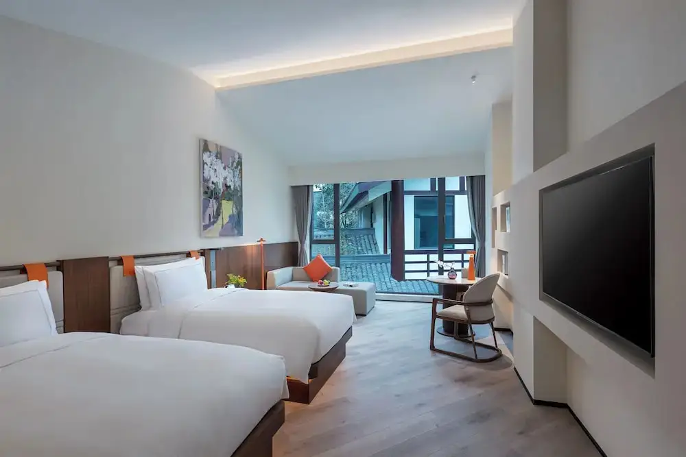 Чэнду: UrCove by Hyatt Qingchengshan Hot Spring