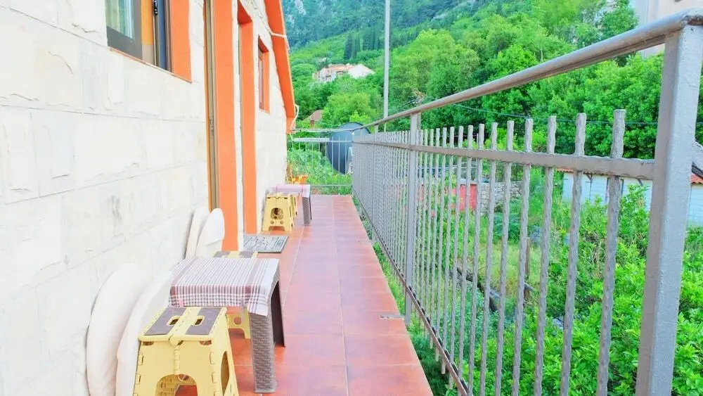 Тиват: Sea View Cozy Flat 1 Min to Beach in Montenegro