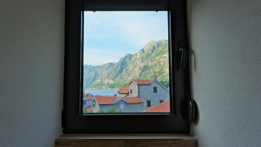 Тиват: Sea View Cozy Flat 1 Min to Beach in Montenegro