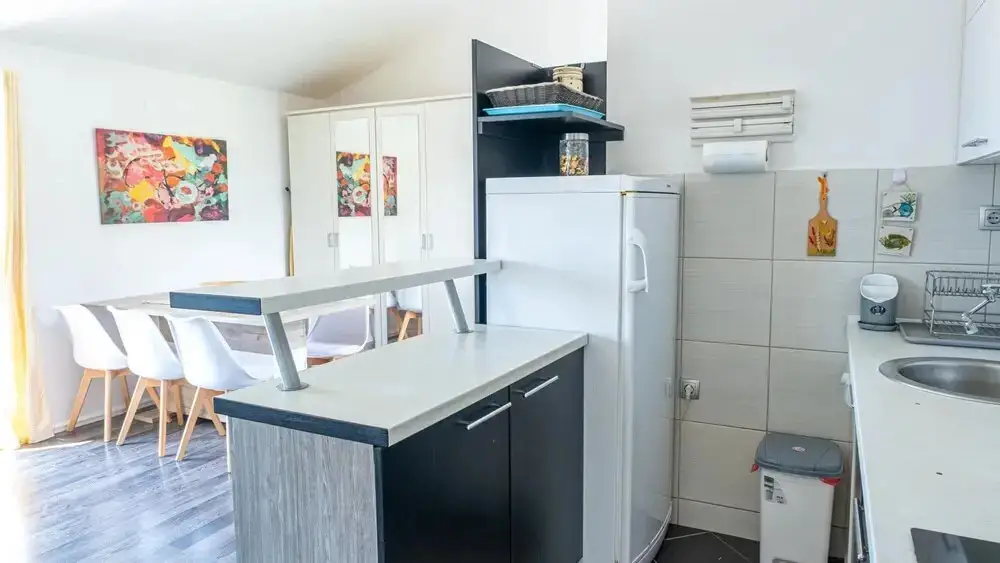 Тиват: Sea View Flat w Terrace 9 min to Port in Tivat