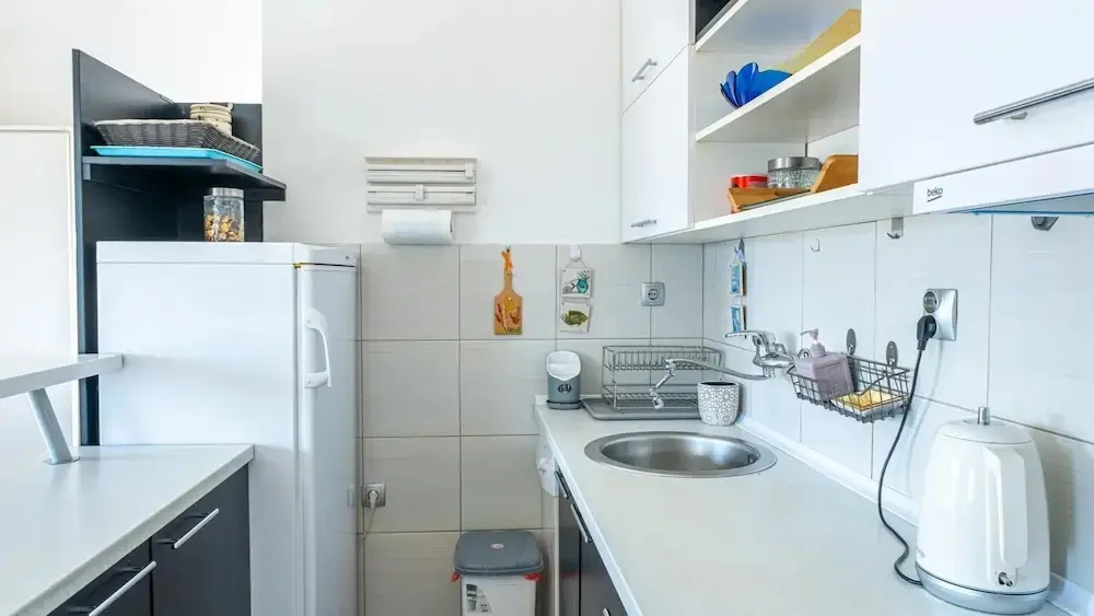 Тиват: Sea View Flat w Terrace 9 min to Port in Tivat