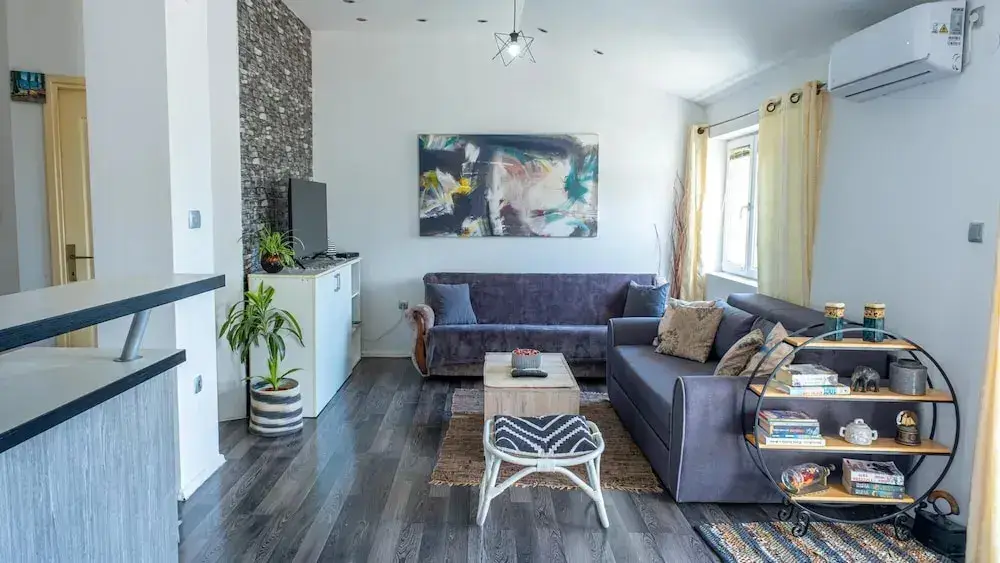 Тиват: Sea View Flat w Terrace 9 min to Port in Tivat