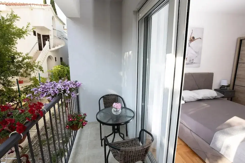 Будва: Flat w Balcony 3 min to Beach Near Budva Old Town