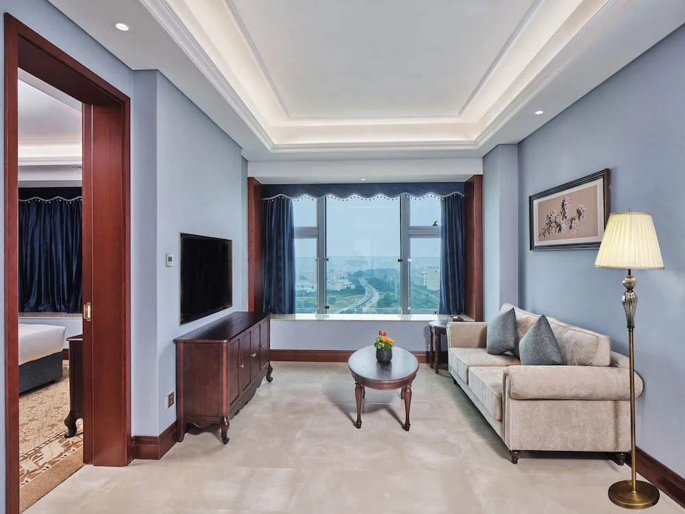 Шэньчжэнь: Shenzhen Guangming CIMC Executive Hotel
