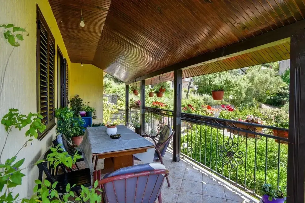 Будва: Sea View Villa w Terrace 10 Min to Beach in Budva