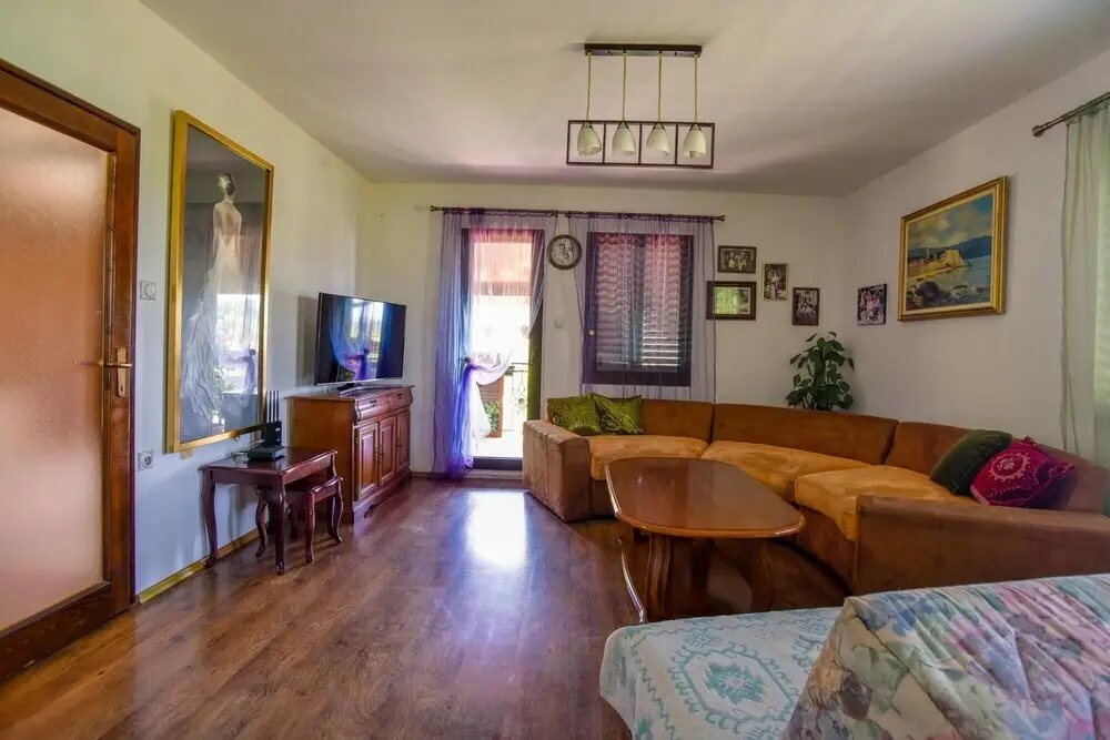Будва: Sea View Villa w Terrace 10 Min to Beach in Budva