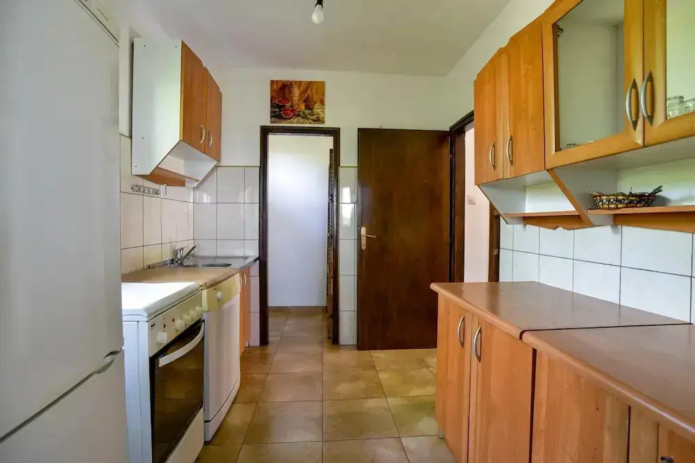 Будва: Sea View Villa w Terrace 10 Min to Beach in Budva