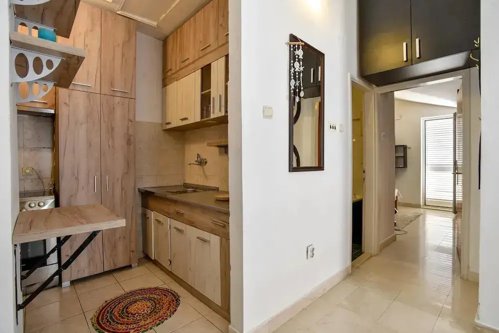 Будва: Sea View Flat w Balcony 10 min to Budva Beach