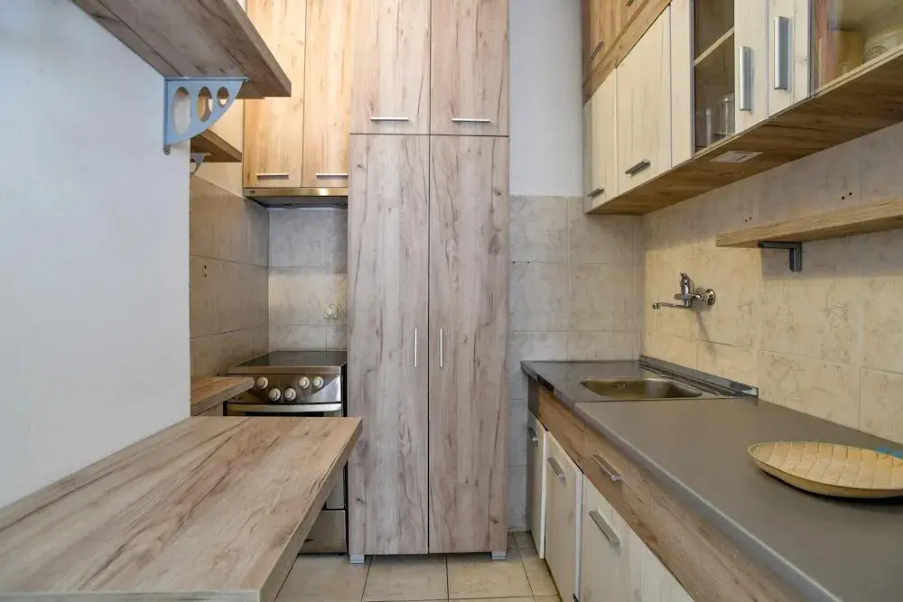 Будва: Sea View Flat w Balcony 10 min to Budva Beach