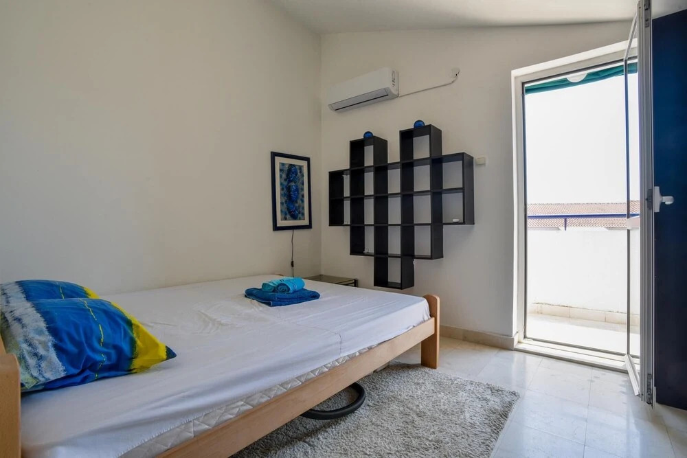 Будва: Sea View Flat w Balcony 10 min to Budva Beach