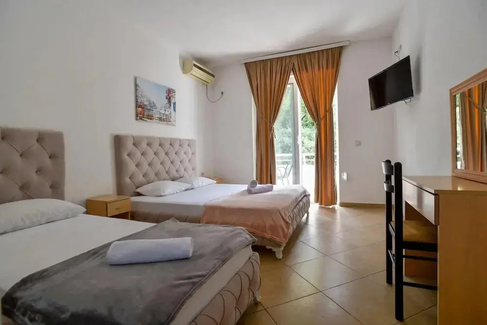 Ульцинь: Vacation Flat w Balcony 5 min to Beach in Ulcinj