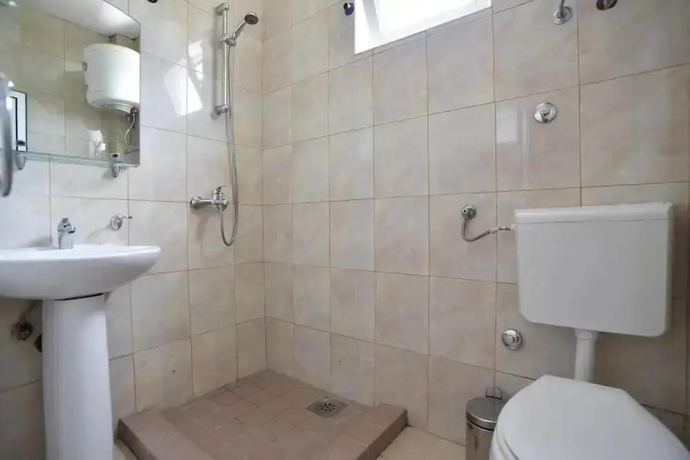 Ульцинь: Vacation Flat w Balcony 5 min to Beach in Ulcinj