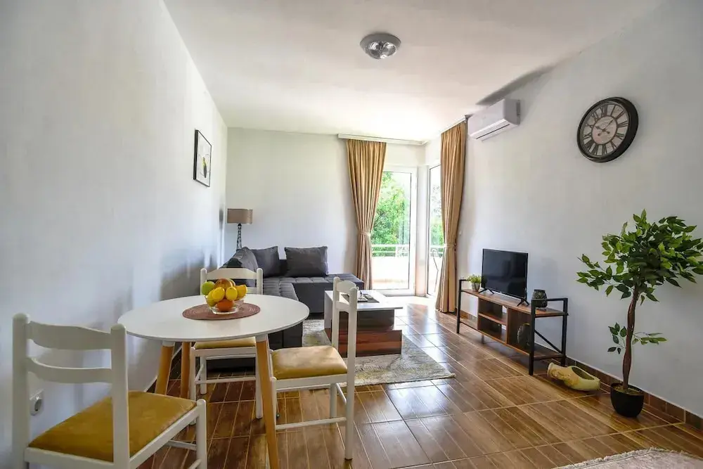 Ульцинь: Flat w Garden and Balcony 5 min to Beach in Uljinc
