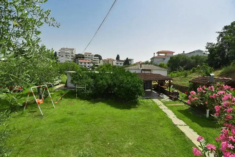 Ульцинь: Flat w Garden and Balcony 5 min to Beach in Uljinc