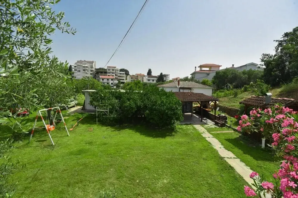 Ульцинь: Flat w Garden and Balcony 5 min to Beach in Uljinc