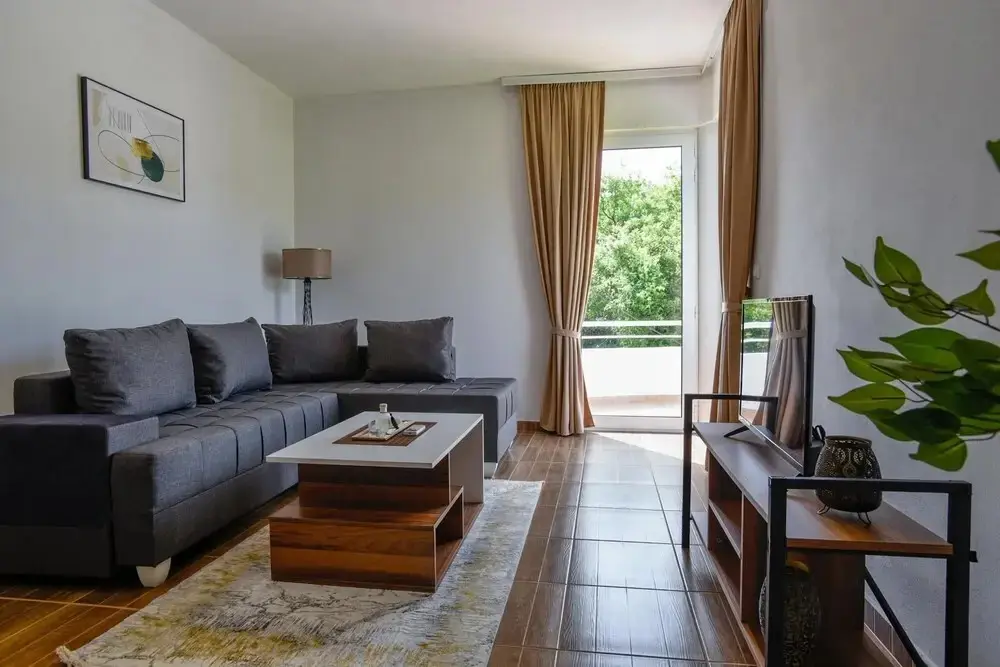 Ульцинь: Flat w Garden and Balcony 5 min to Beach in Uljinc