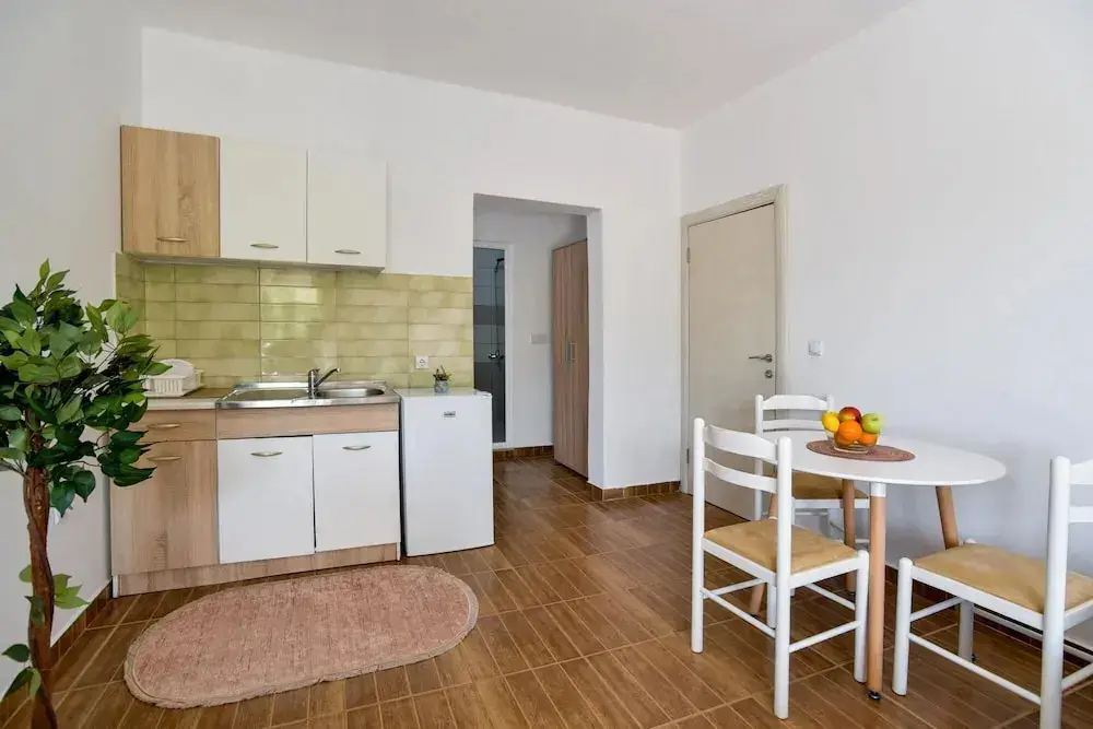 Ульцинь: Flat w Garden and Balcony 5 min to Beach in Uljinc