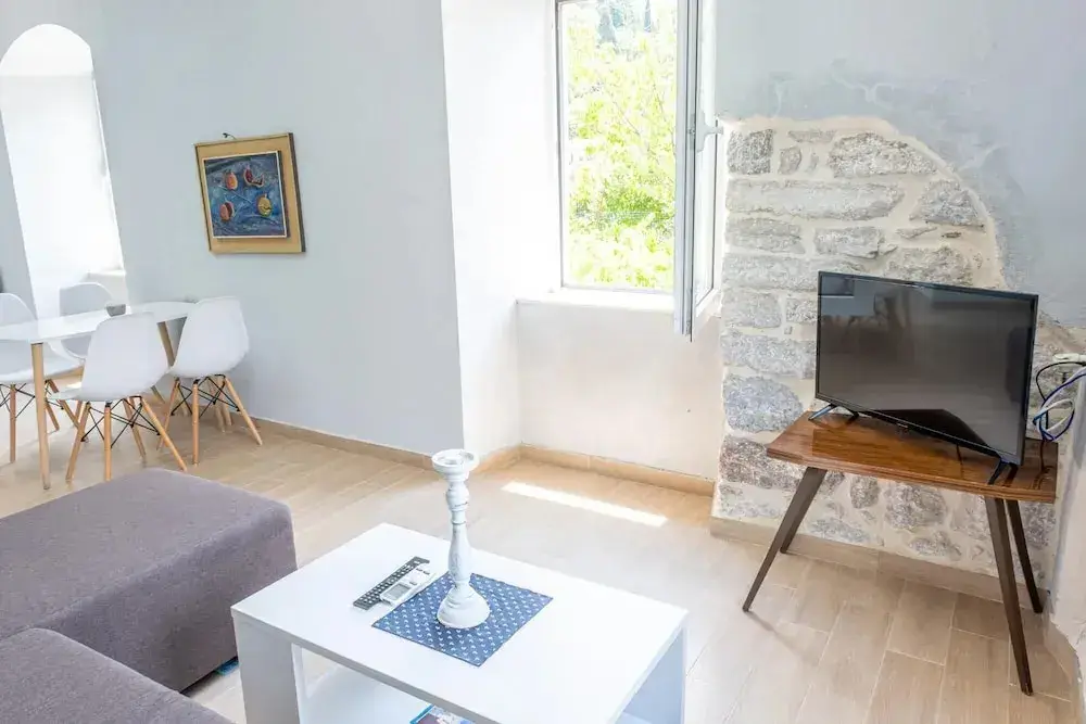 Лепетане: Stone Studio Flat 1 min to Beach in Tivat
