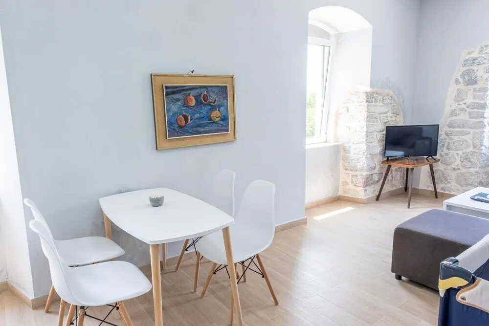 Stone Studio Flat 1 min to Beach in Tivat — фото 1