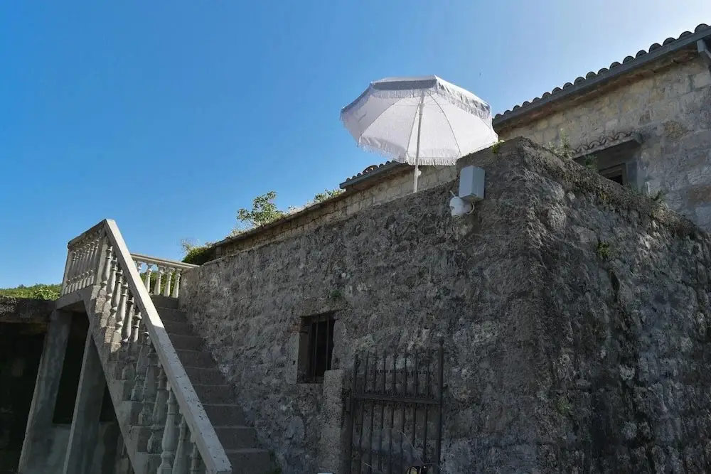 Загора: Nature View House w Terrace Near Beach in Budva