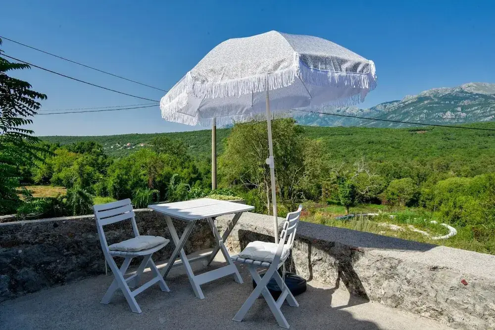 Загора: Nature View House w Terrace Near Beach in Budva