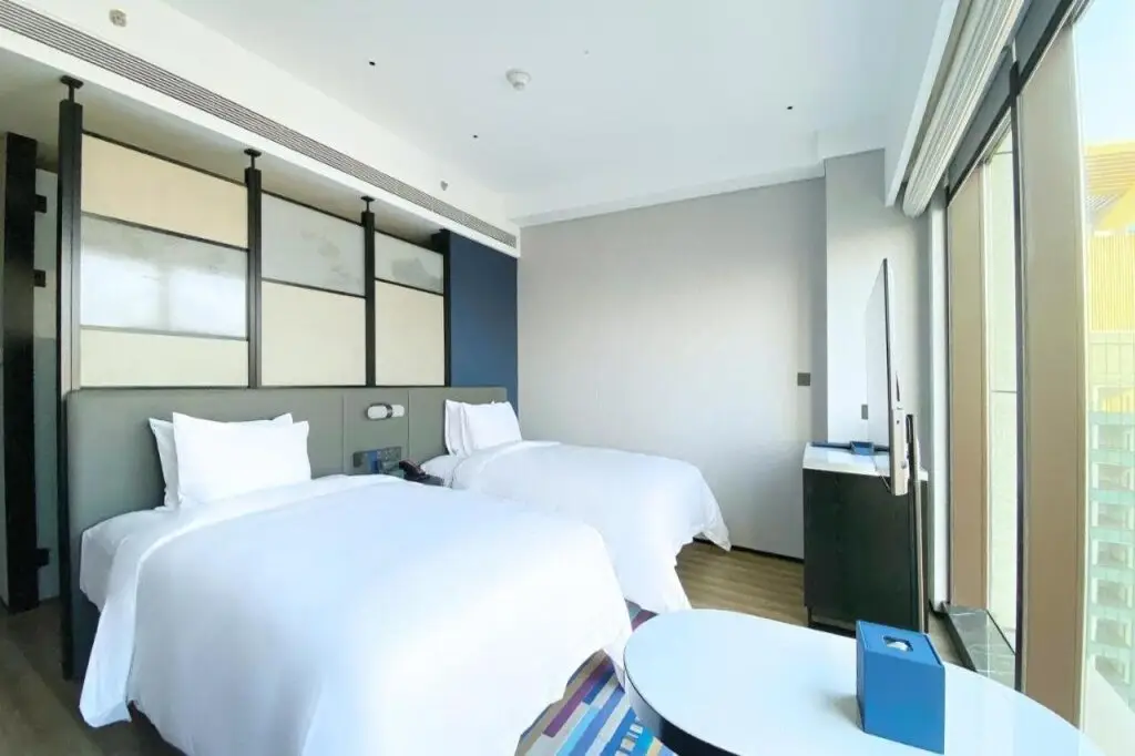 Яньтай: Aloft Yantai