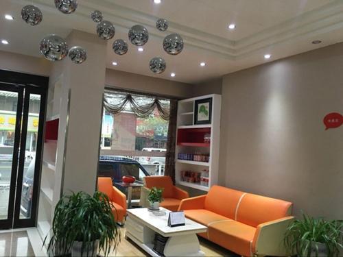 Шэньцю: Thank Inn Chain Hotel Henan Zhoukou Shenqiu Dongguan Bus Station