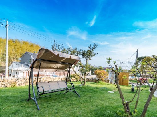 Хучжоу: Syman Mogansiman Mountain Wild Starry Sky Pool Team Building Party Light Luxury Holiday Beauty